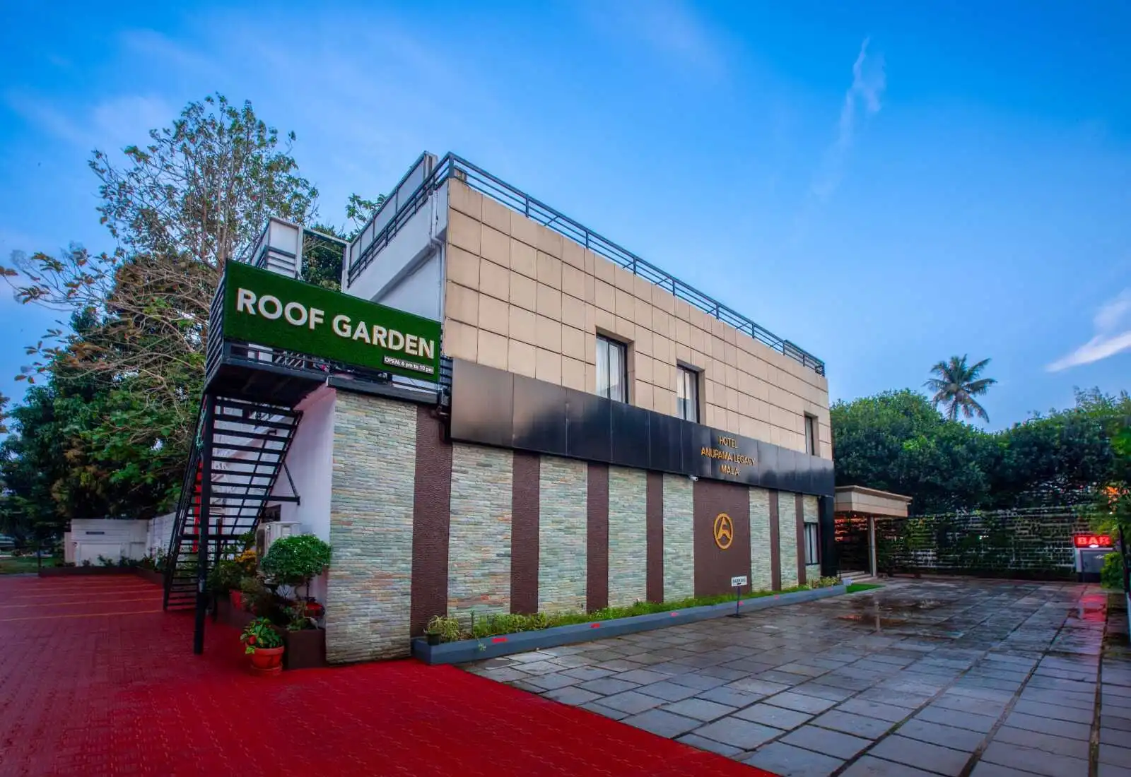Bar Attached 4 Star Hotel For Sale In Thrissur
